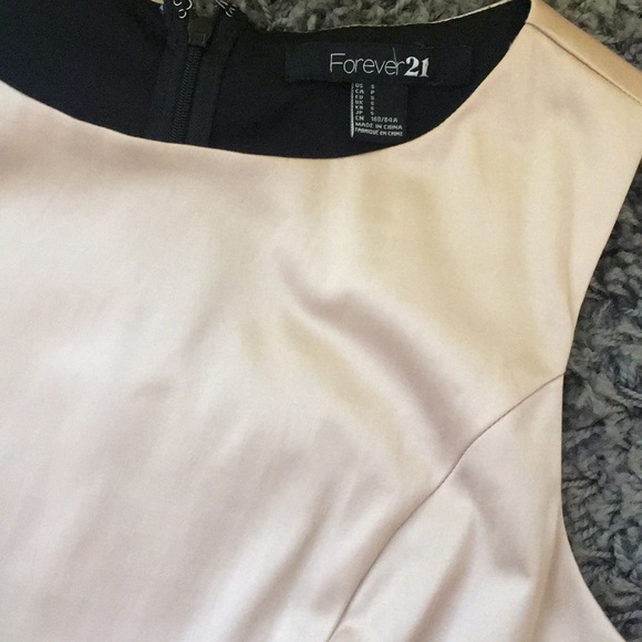 Peplum satiny dress - Picture 2 of 6